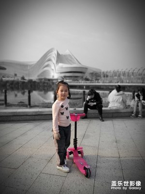 s10背景黑白背景的照片真不錯