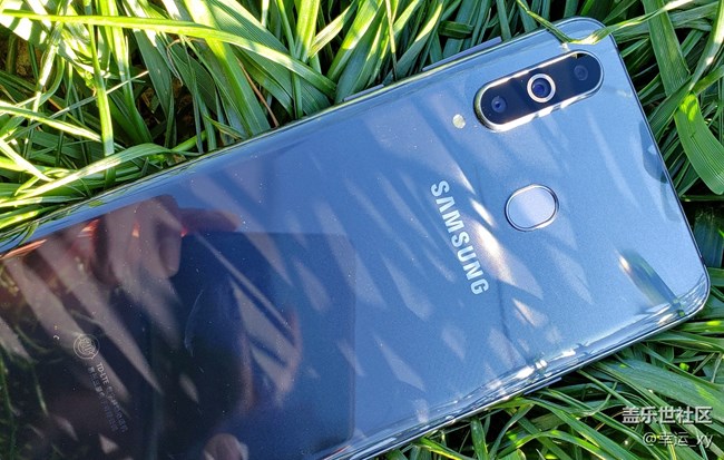 三星Galaxy A8s圖賞