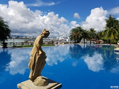 眼中景，水中影。