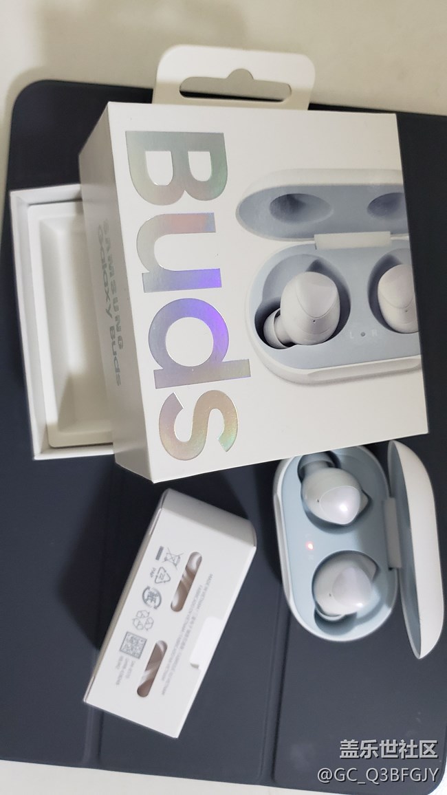 港版512贈送Buds入耳及與airpods 簡單對比 港版512贈送Buds入耳及與airpods 簡單對比