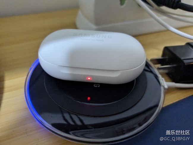 港版512贈送Buds入耳及與airpods 簡單對比 港版512贈送Buds入耳及與airpods 簡單對比