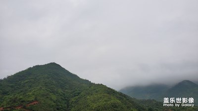 雨后的山