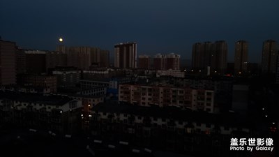 夜晚的月亮