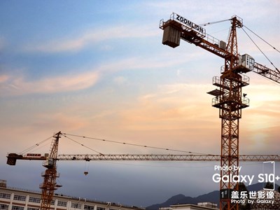 《校園風(fēng)》