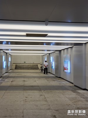 這大爺在干啥呢？