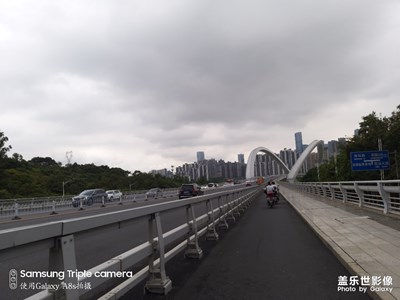 今天太陽躲起來了，于是出去騎車?yán)??
