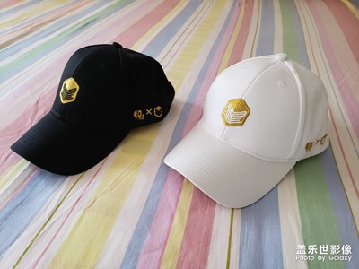 社區(qū)的帽子到手，秀一下