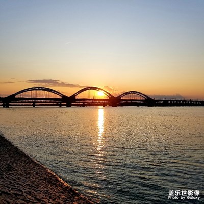 初夏和初秋的夕陽