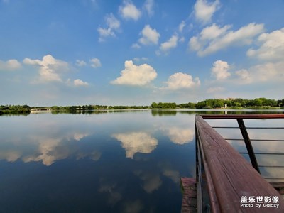 藍藍的天空白云飄