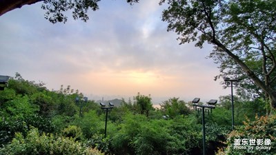 西湖寶石山初陽臺上