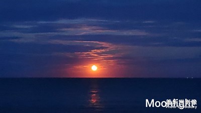 中秋，海上升明月