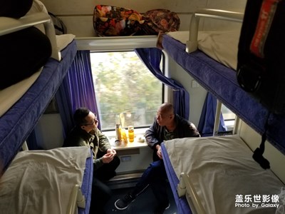 上鋪火車硬臥