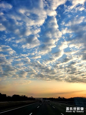 2月19日清晨，滬昆高速。