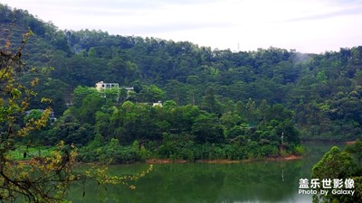 翠湖—云山霧繞