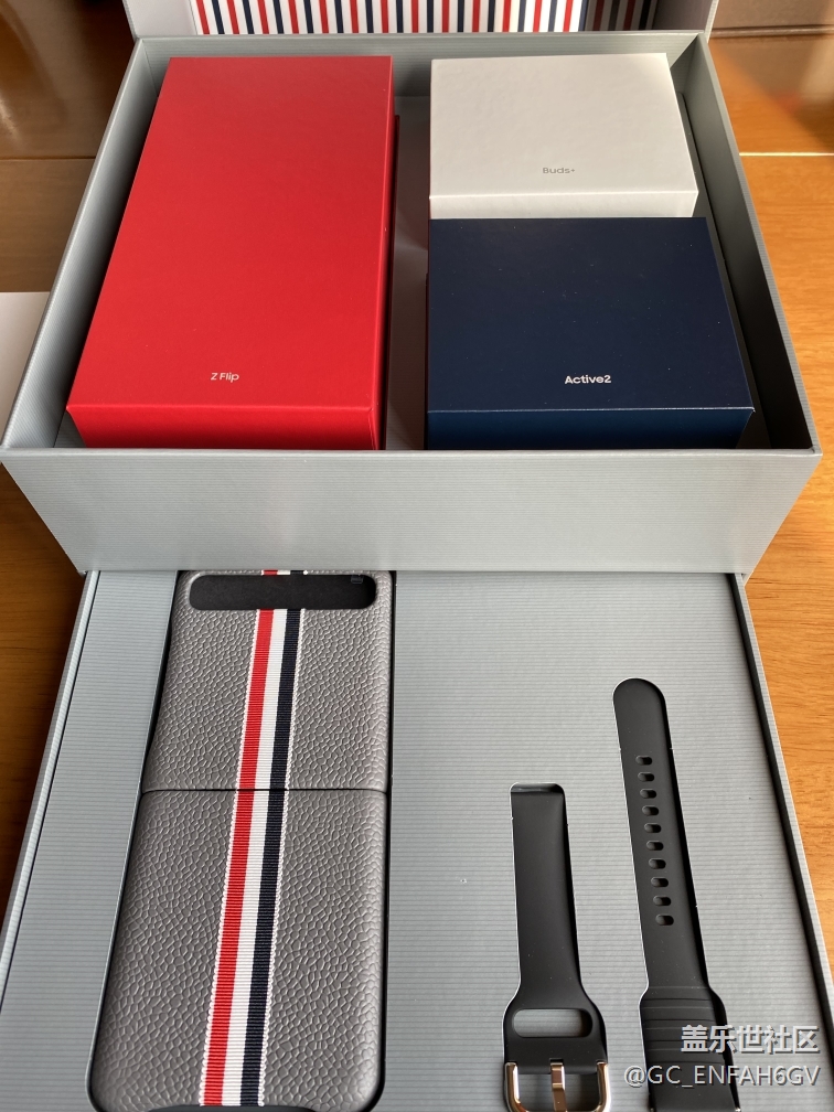 Galaxy z flip??Thom browne感受