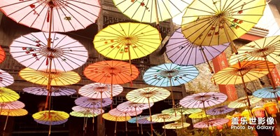 【光影色彩】+舊照西風(fēng)對(duì)紅妝