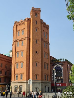 武漢街上在慢慢恢復(fù)人氣。