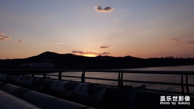 夕陽（吉林市松花江豐滿發(fā)電廠附近）