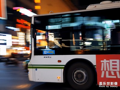 【享受生活】+ 溜達(dá)于鬧市夜晚