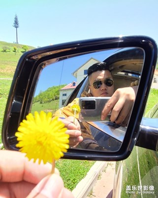 三十歲,上有養(yǎng)育之恩未還,下有撫育職責(zé)要盡,有苦自己咽,