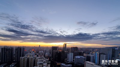 晚霞追逐著晚霞