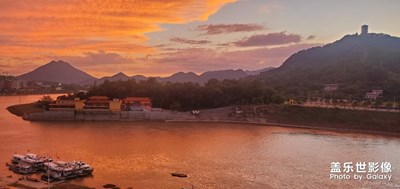 日落西山紅艷艷