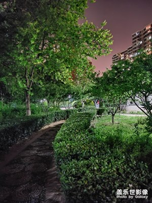 小區(qū)夜景，s20拍攝。