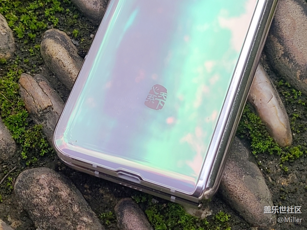 W20 5G 經(jīng)典旗艦 全新形態(tài) 獨(dú)領(lǐng)精英風(fēng)尚