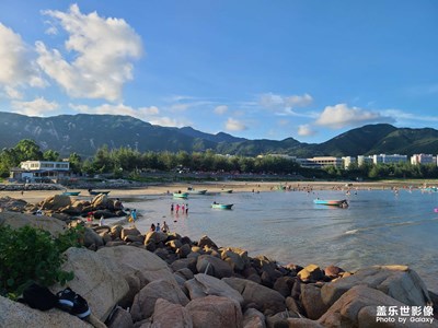 說走就走的旅行，在海邊游泳帶著s20+手機