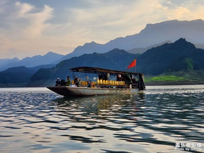 【發(fā)現(xiàn)生活發(fā)現(xiàn)美】+生活里的山色