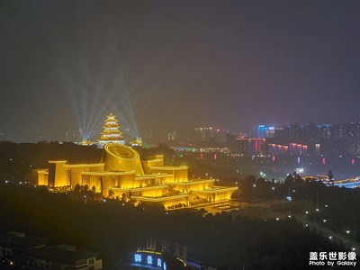 【發(fā)現(xiàn)生活發(fā)現(xiàn)美】+視野……世界（視界）……