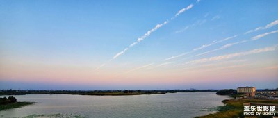 嘿，江南最美是紅衣