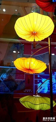 花開花落花滿天