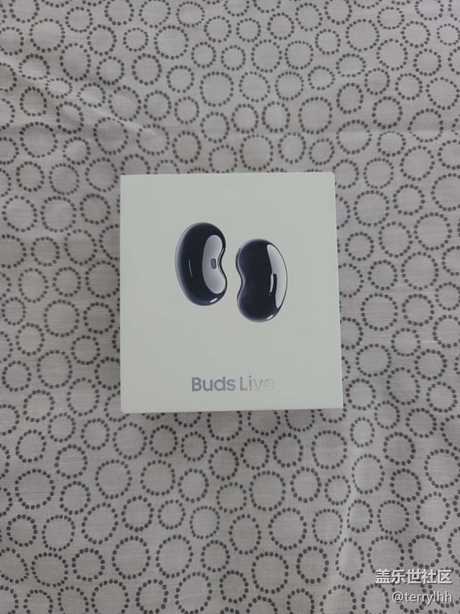 Buds Live外觀簡(jiǎn)單體驗(yàn)