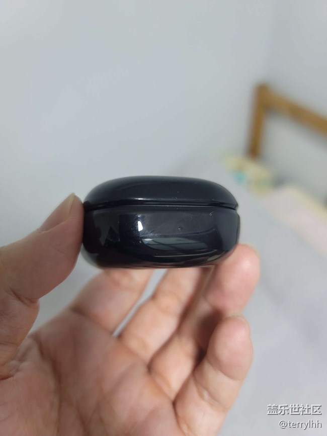 Buds Live外觀簡(jiǎn)單體驗(yàn)