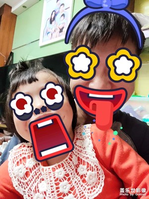 【圣誕狂歡】+ 和小情人拍照片