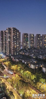 冬日下班的窗外