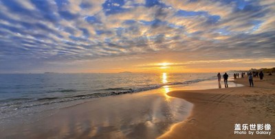 陽光海浪沙灘