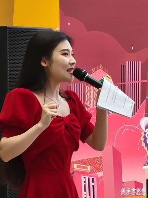 路過重慶魚洞華熙體育中心