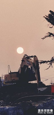 夕陽下的工地,安靜如斯