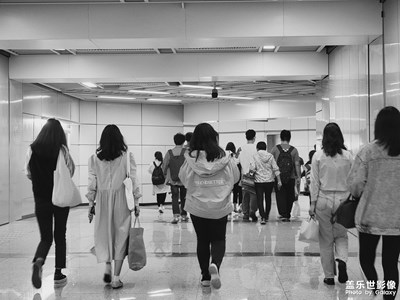 「黑與白」來自Galaxy S21 Ultra