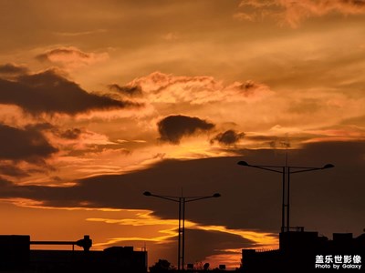 晚霞，或許是加班者的福利