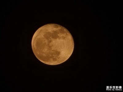 不同時(shí)間的月亮。