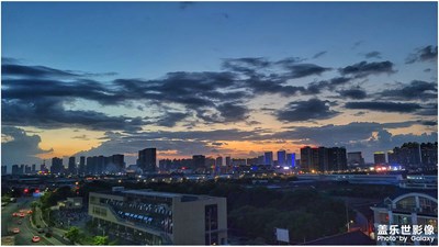 【亂云低薄暮】