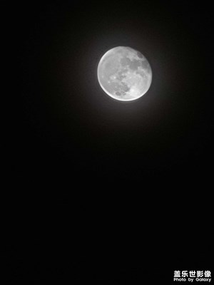 拍月亮只有半月才能體現(xiàn)相機實力