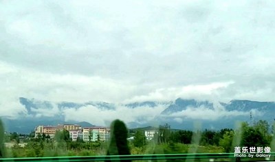 雨過，經(jīng)過……