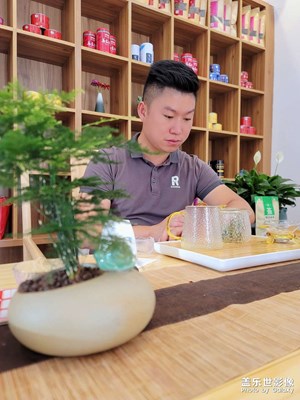 假如生活欺騙了你，不要著急，拿起美顏相機去欺騙生活