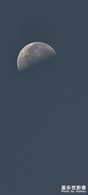 大早上拍個(gè)月亮