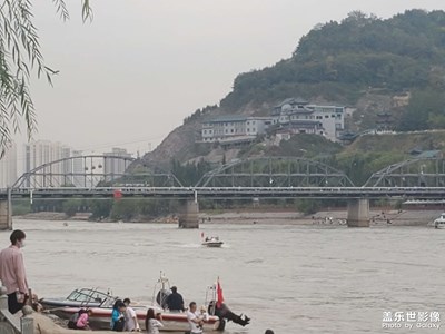 中山橋，白塔山