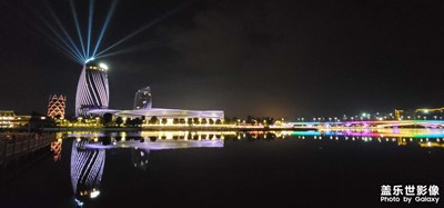 ?；◢u夜晚的燈光秀